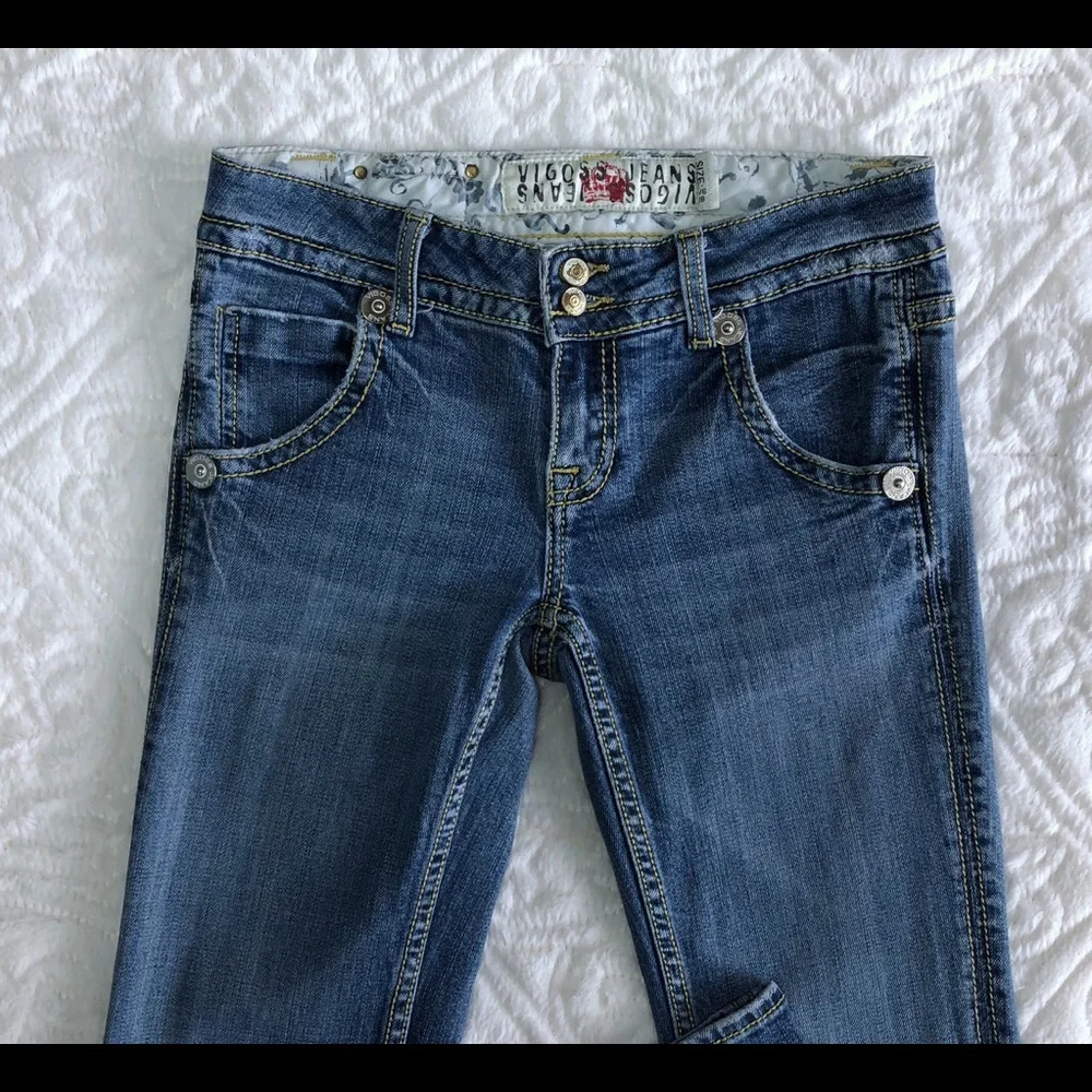 Vigoss Bootcut Jeans Medium Wash Size 28 5/6 EUC Embroidered Pockets Y2K Denim